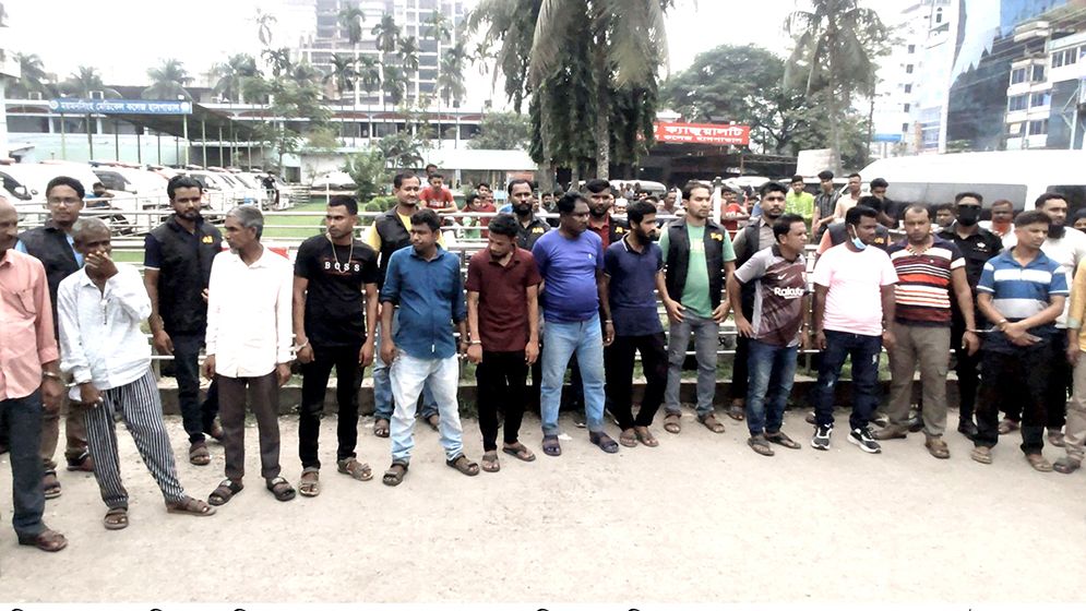 ময়মনসিংহ মেডিকেলে ২০ দালাল আটক